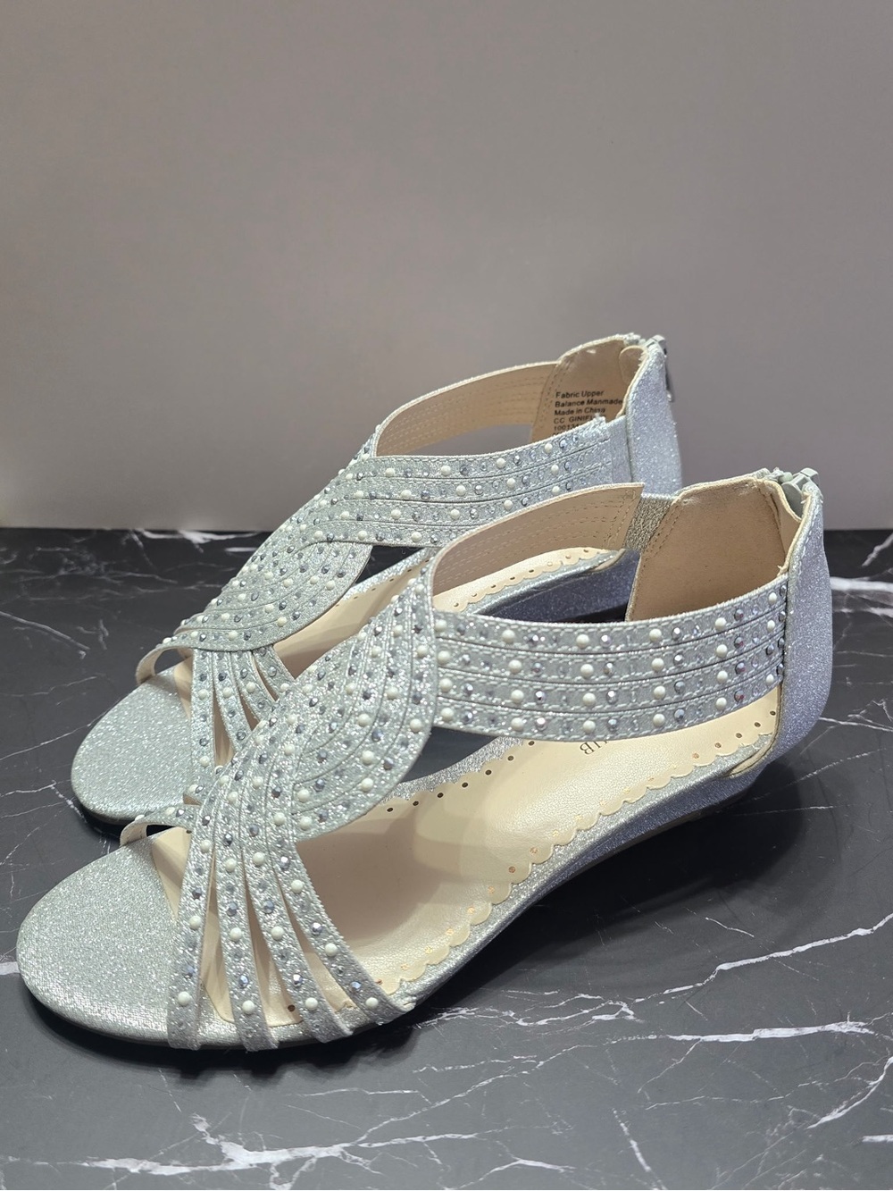 NWT Charter Club Silver Pearl and Rhinestone Women’s Sandals Size 5